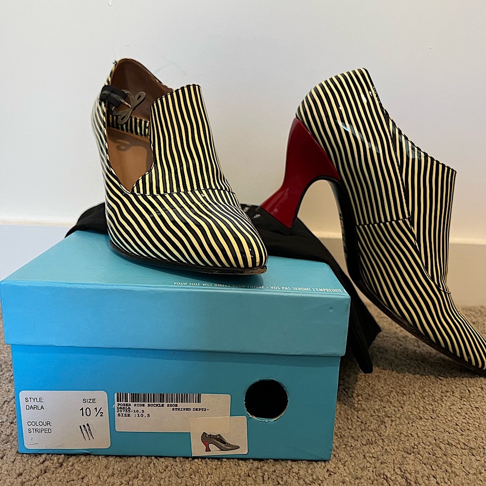 FUN, like new, never worn outside!
